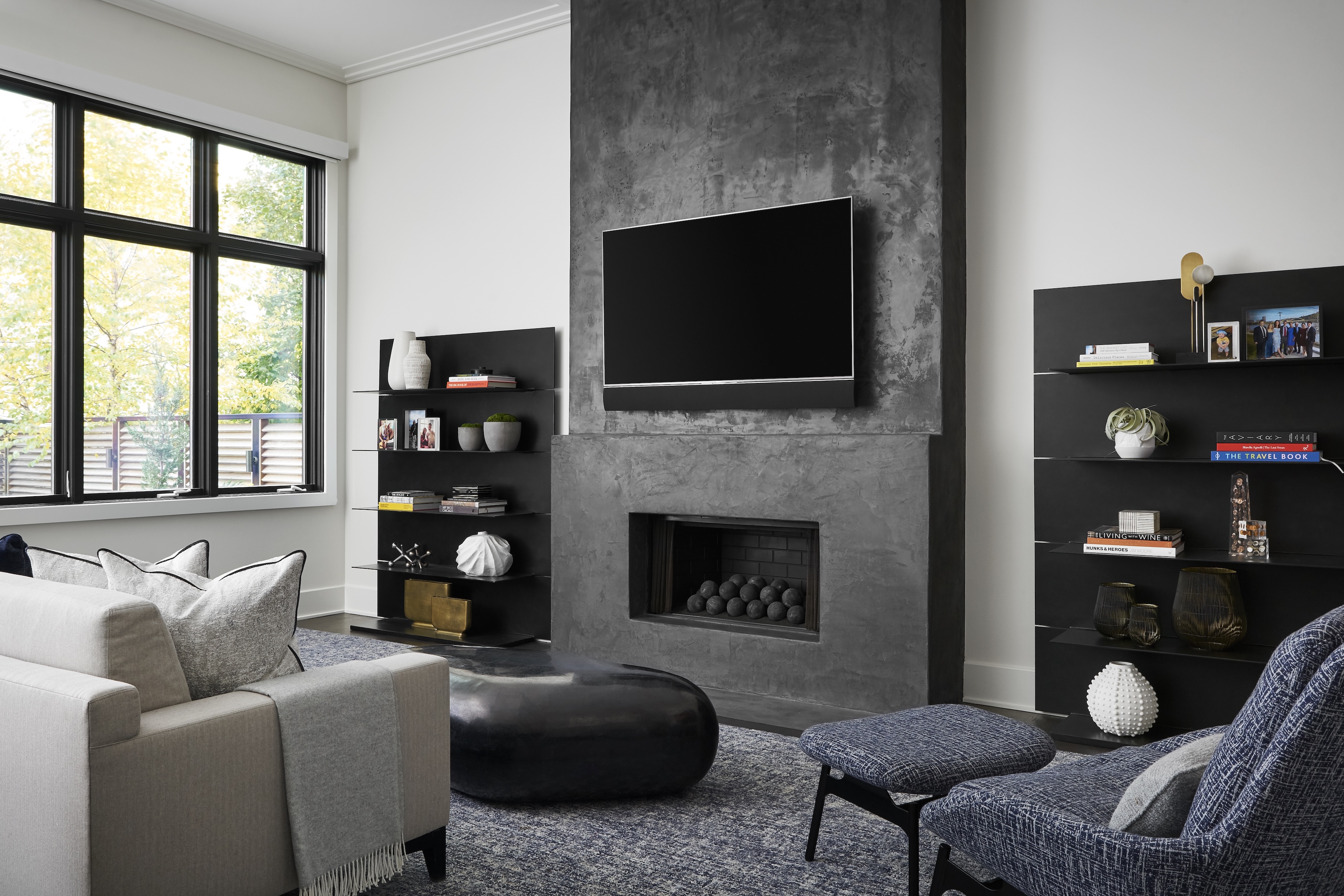 Abrams-Valenti-Luxury-Interior-Design-Honore-Modern-Family-Room