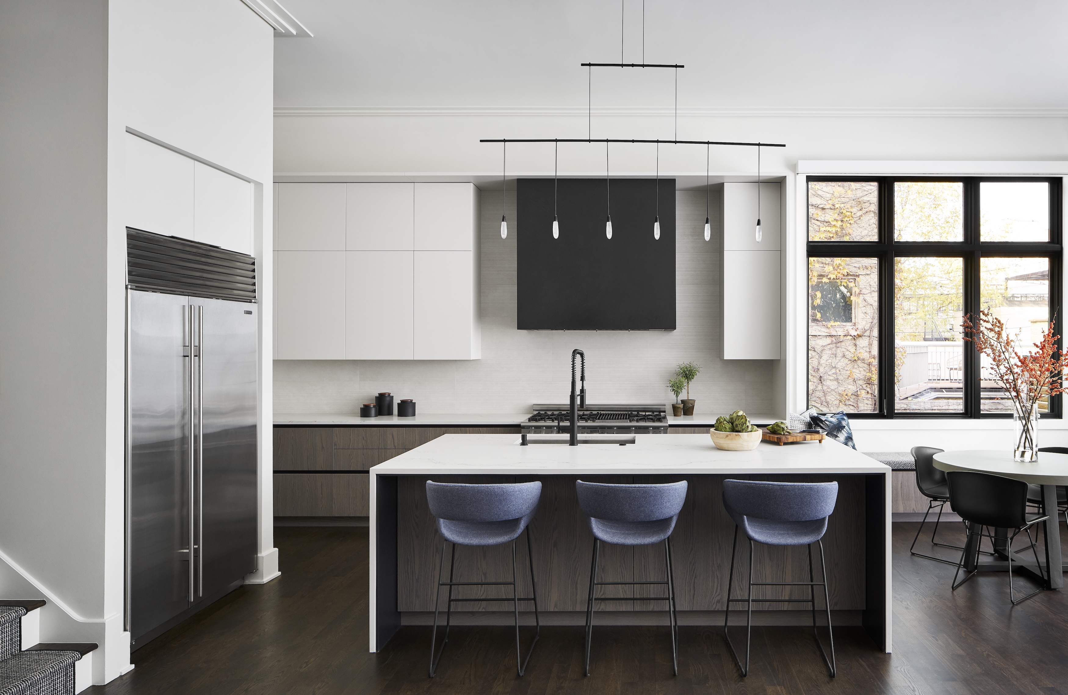 Abrams-Valenti-Luxury-Interior-Design-Honore-Modern-Kitchen-Full-View