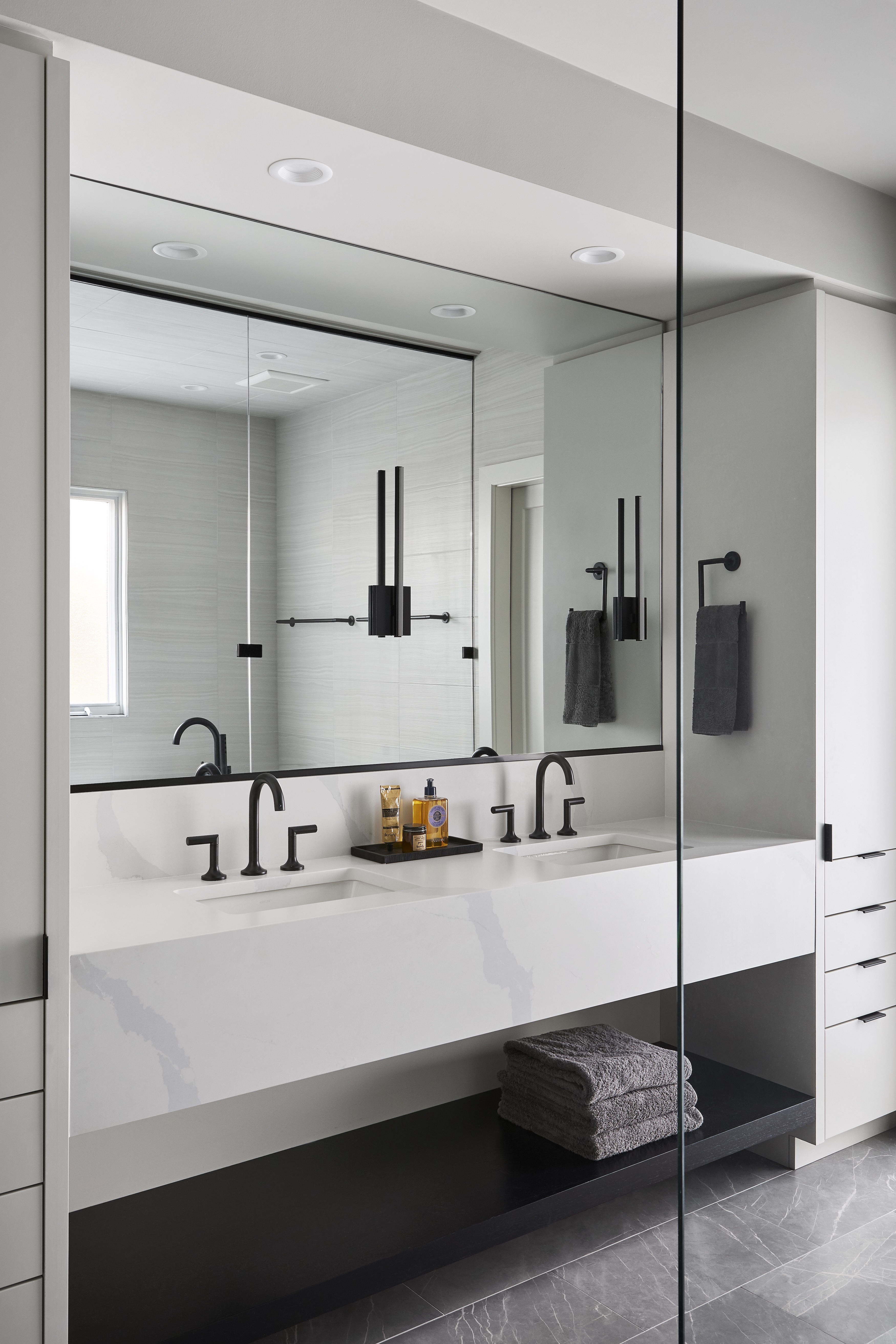 Abrams-Valenti-Luxury-Interior-Design-Honore-Modern-Master-Bathroom-Vanity
