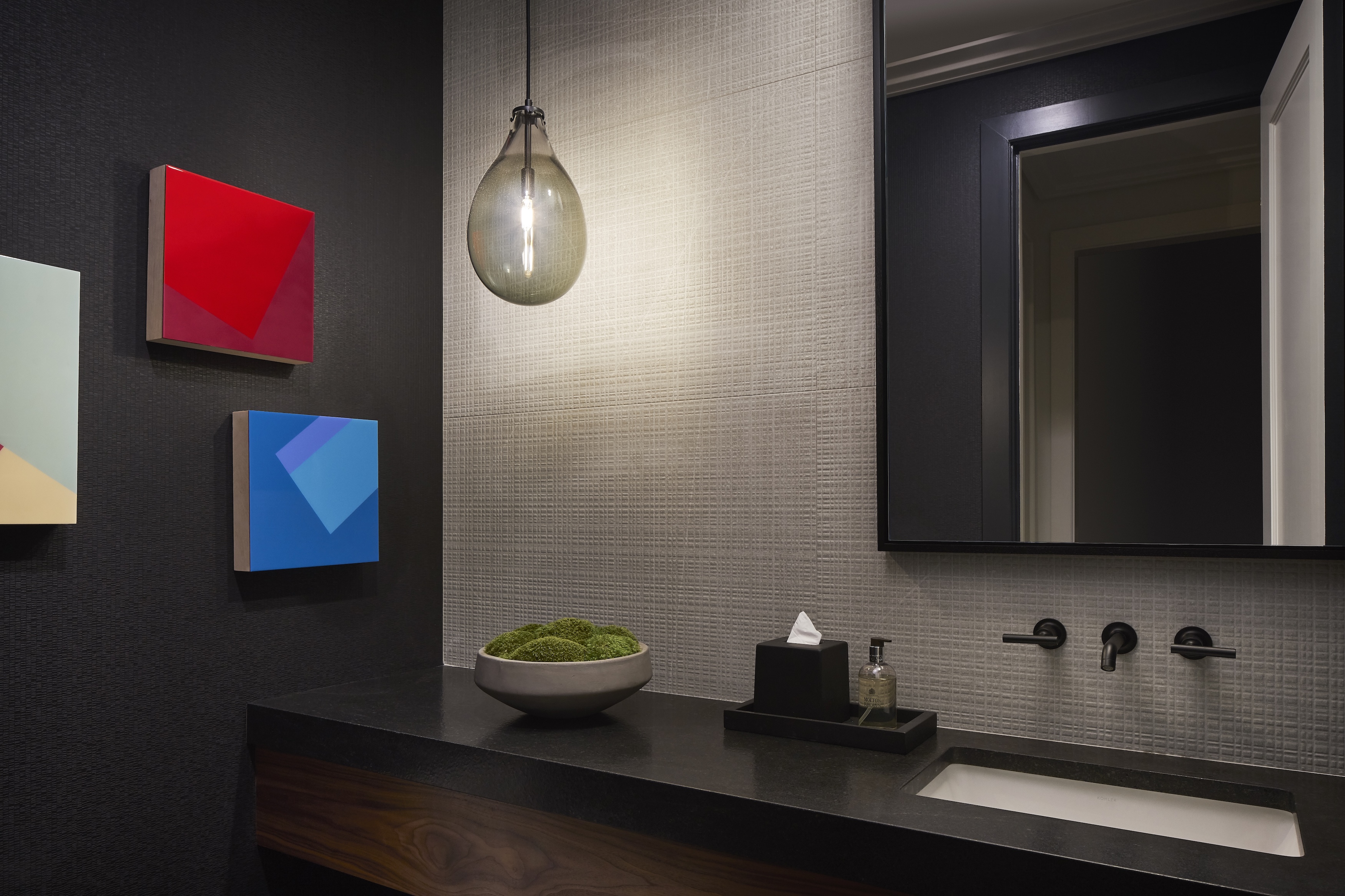 Abrams-Valenti-Luxury-Interior-Design-Honore-Modern-Powder-Bathroom