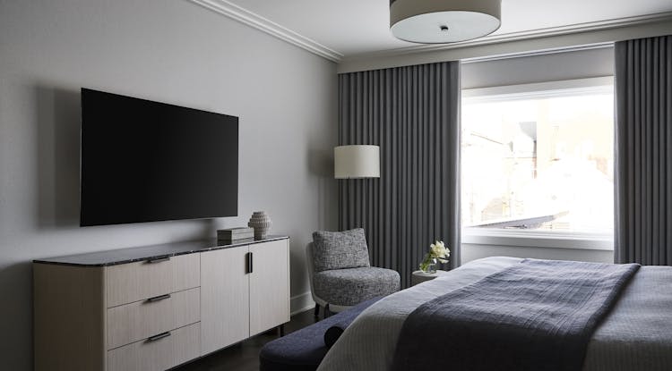 Abrams-Valenti-Luxury-Interior-Design-Honore-Modern-Master-Bedroom