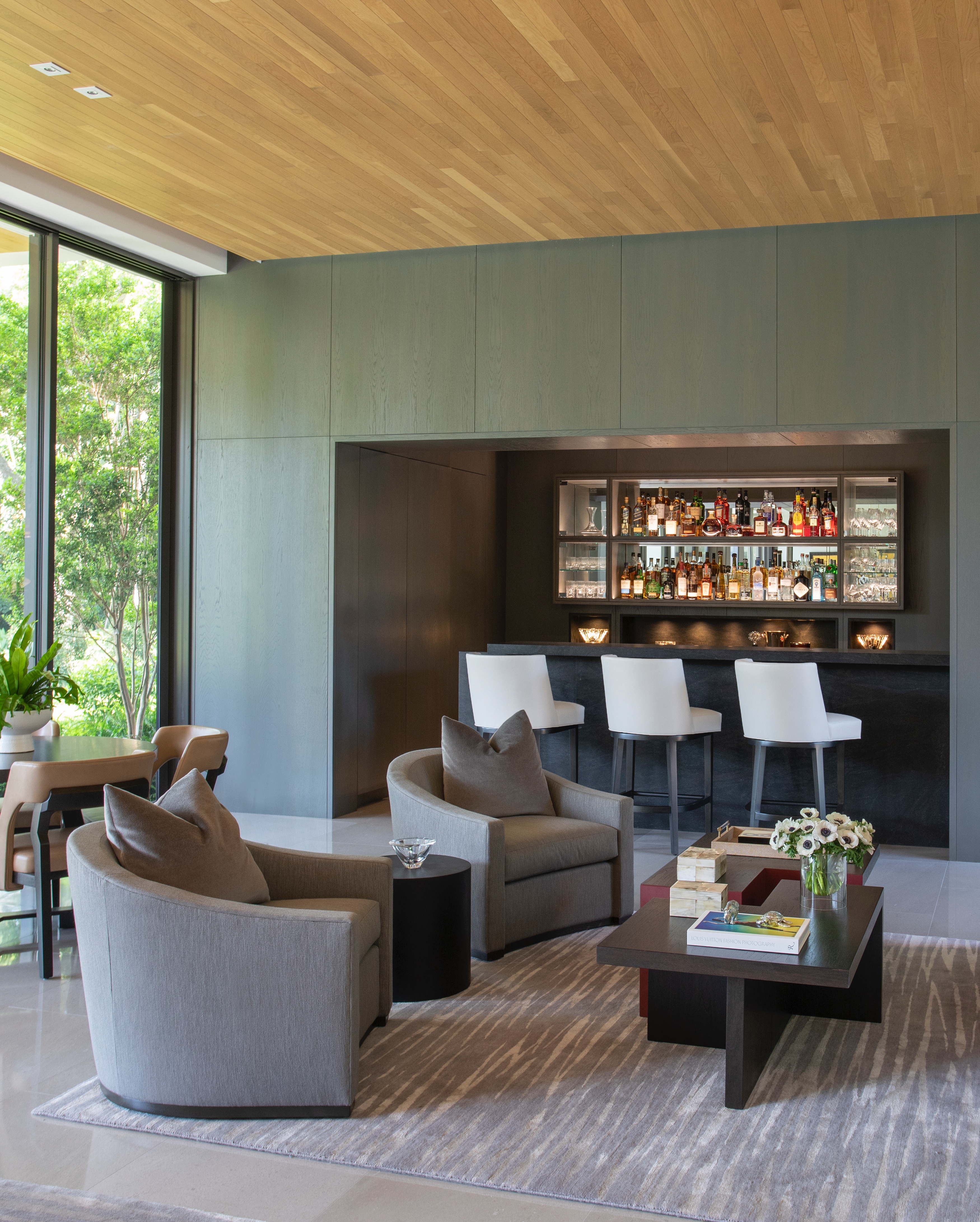 Abrams-Valenti-Luxury-Interior-Design-Miami-Bar