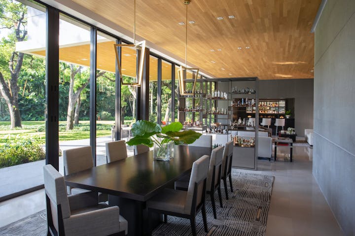 Abrams-Valenti-Luxury-Interior-Design-Miami-Dining-Room-into-Living-Room