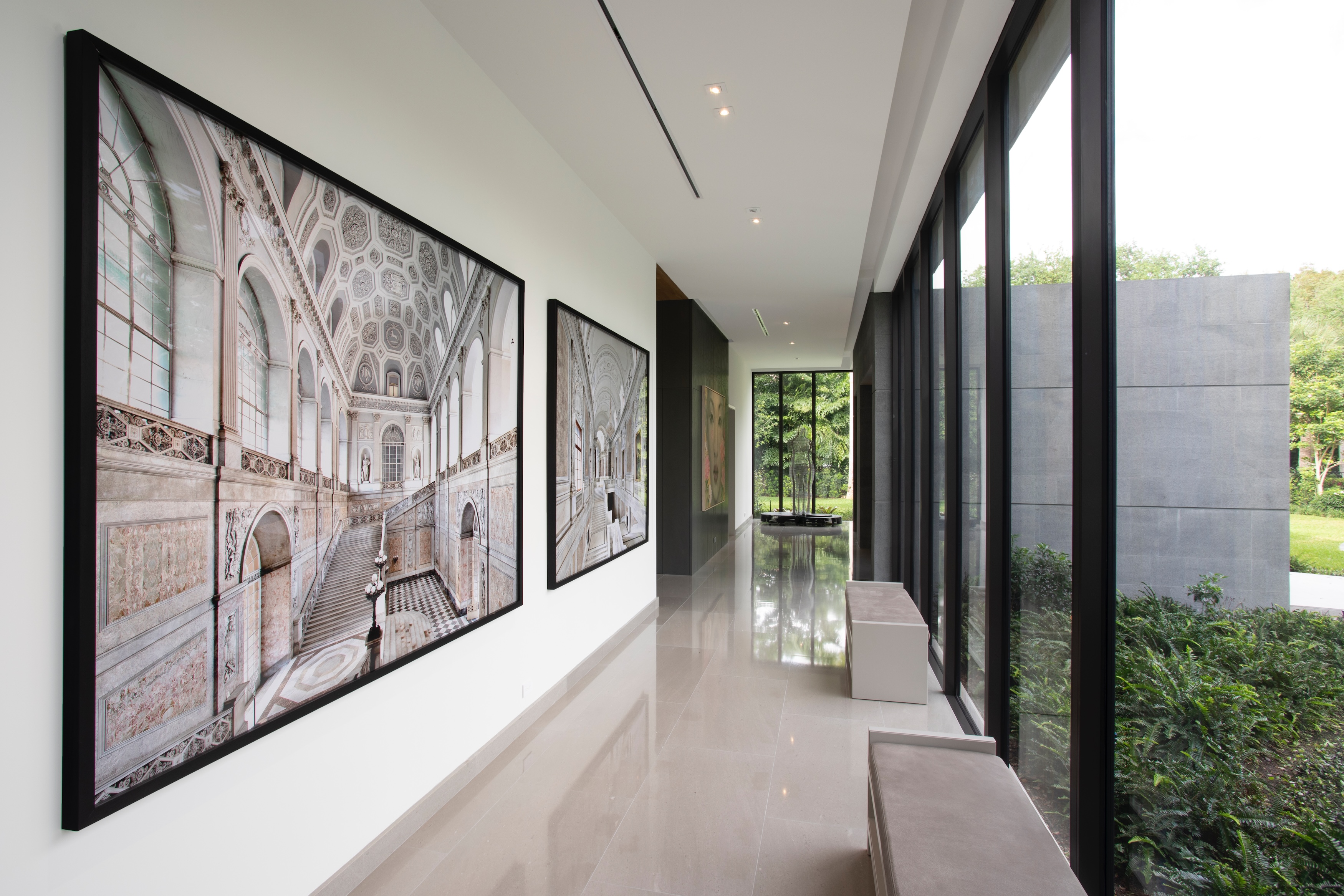 Abrams-Valenti-Luxury-Interior-Design-Miami-Hallway