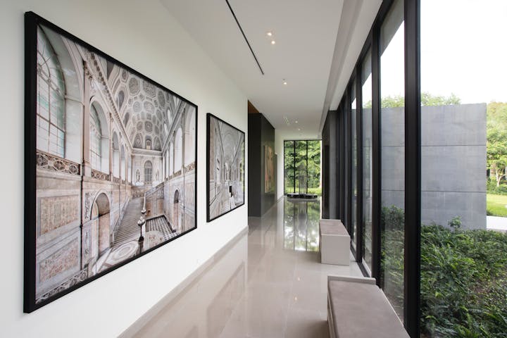 Abrams-Valenti-Luxury-Interior-Design-Miami-Hallway