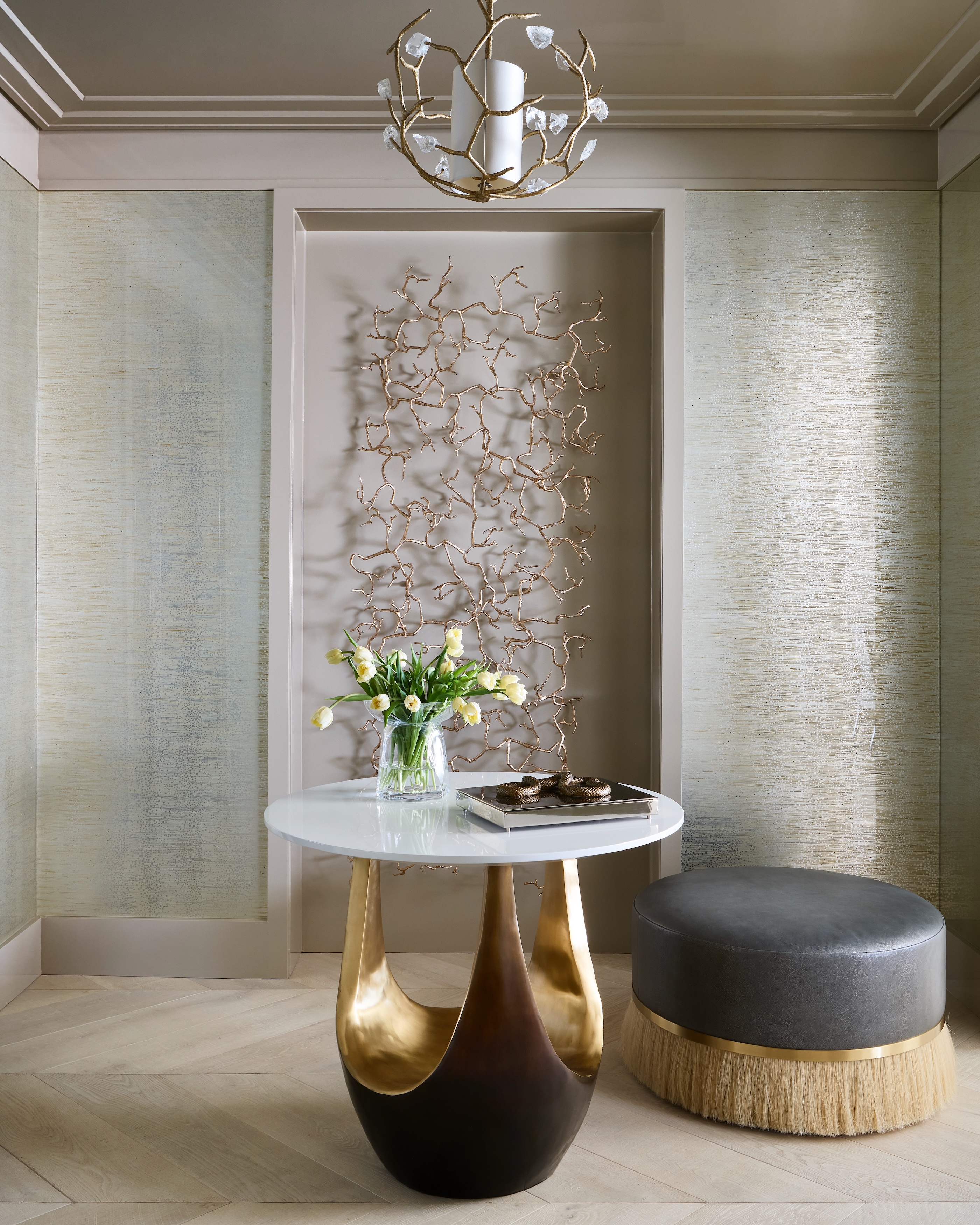 Abrams-Valenti-Luxury-Interior-Design-N-Michigan-Avenue-Entryway