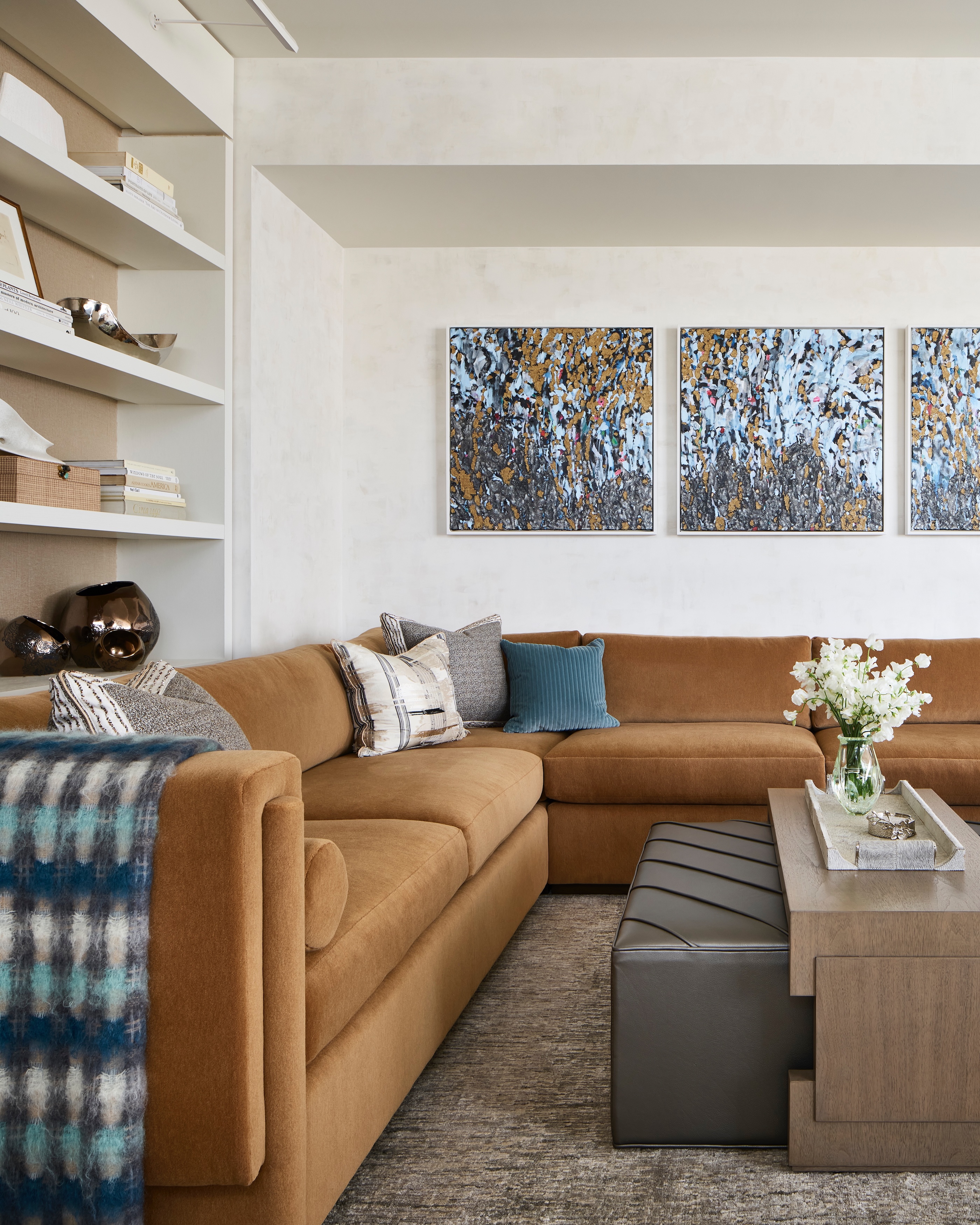 Abrams-Valenti-Luxury-Interior-Design-N-Michigan-Avenue-Family-Room-Couch