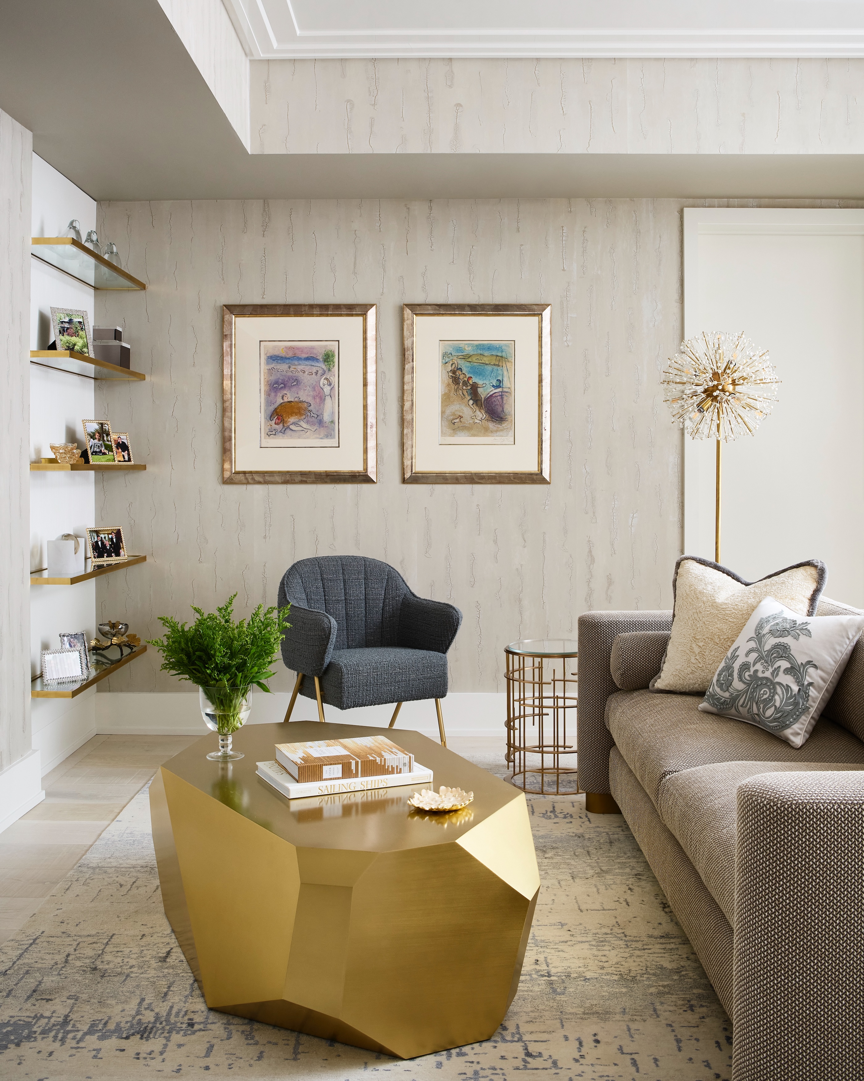 Abrams-Valenti-Luxury-Interior-Design-N-Michigan-Avenue-Sitting-Area