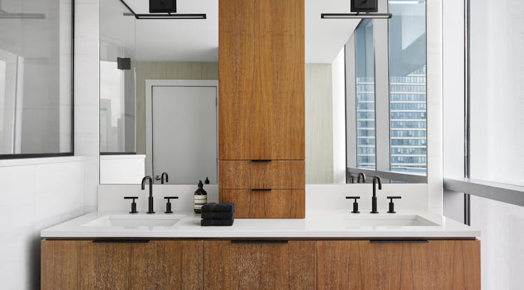 Abrams-Valenti-Luxury-Interior-Design-Superior-Master-Bathroom-Vanity