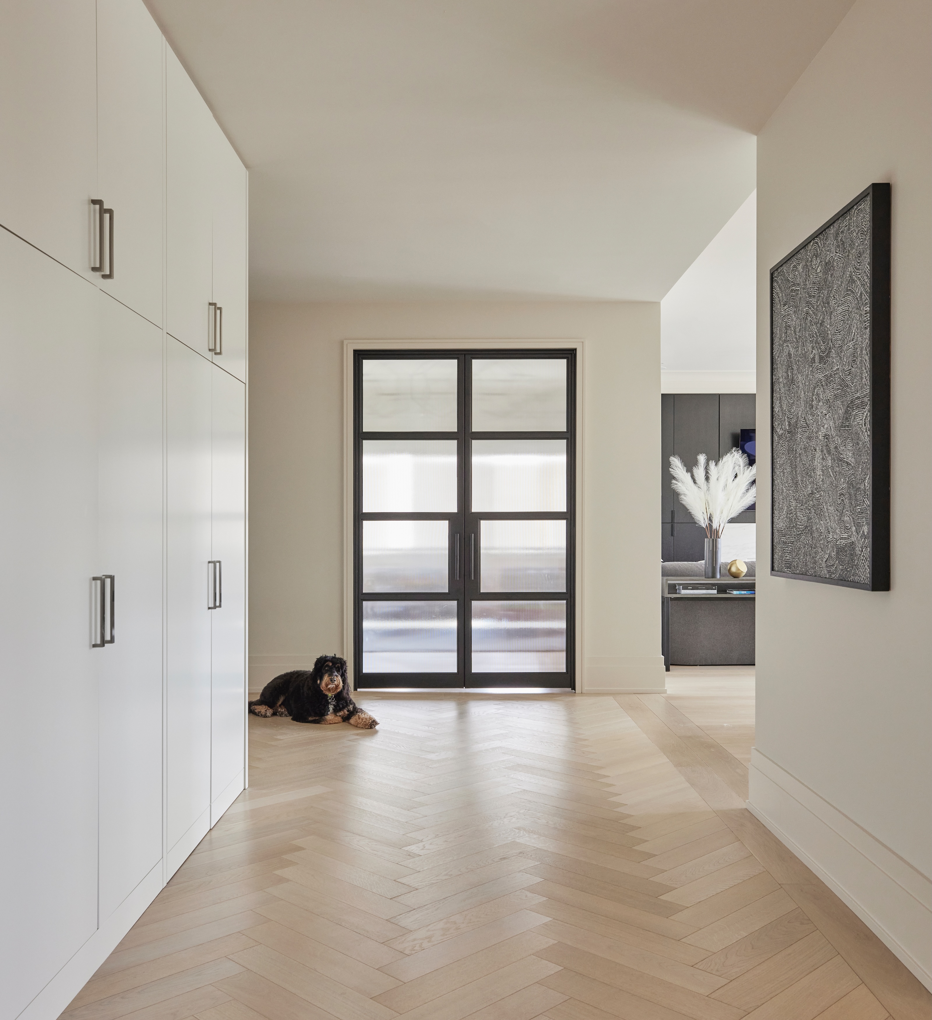 Abrams-Valenti-Luxury-Interior-Design-Willow-Entryway-With-Dog