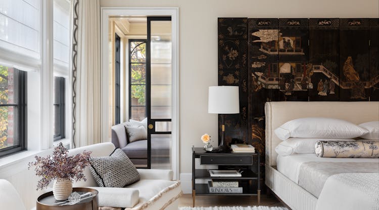 Abrams-Valenti-Luxury-Interior-Design-Burling-Master-Bedroom-Bedside-Table