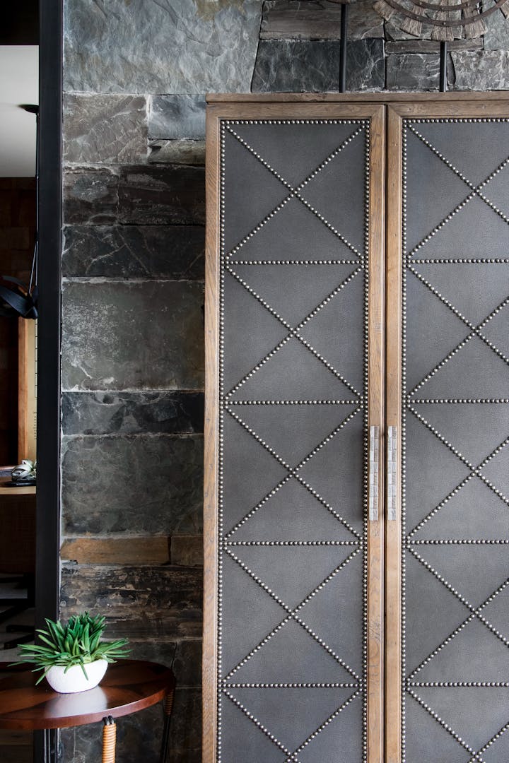 Abrams-Valenti-Luxury-Interior-Design-Park-City-Cabinet