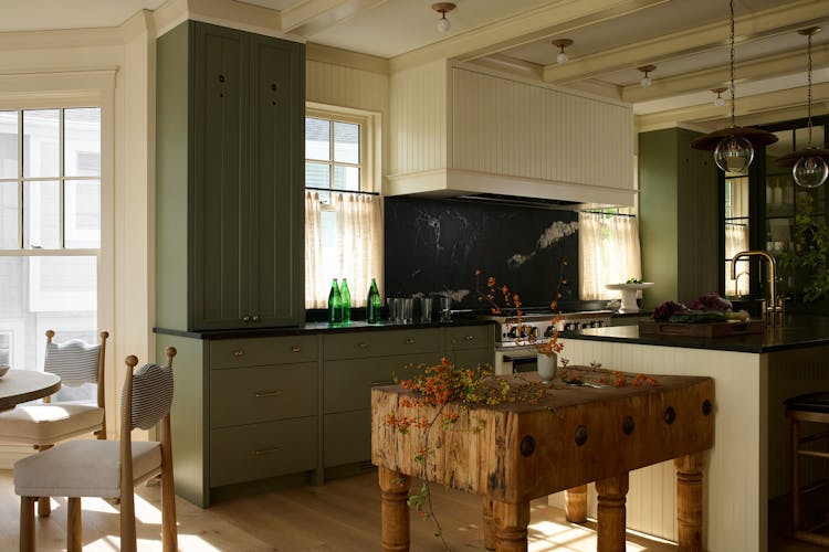 Abrams-Valenti-Luxury-Interior-Design-Lake Geneva-Kitchen