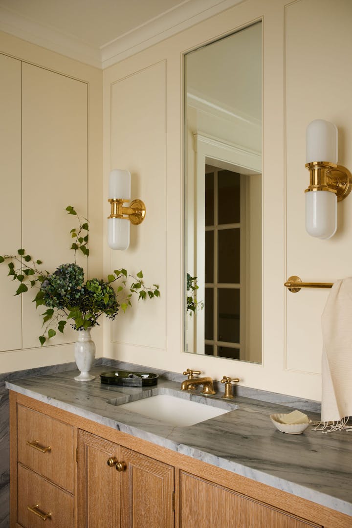 Abrams-Valenti-Luxury-Interior-Design-Lake Geneva-Primary Bathroom