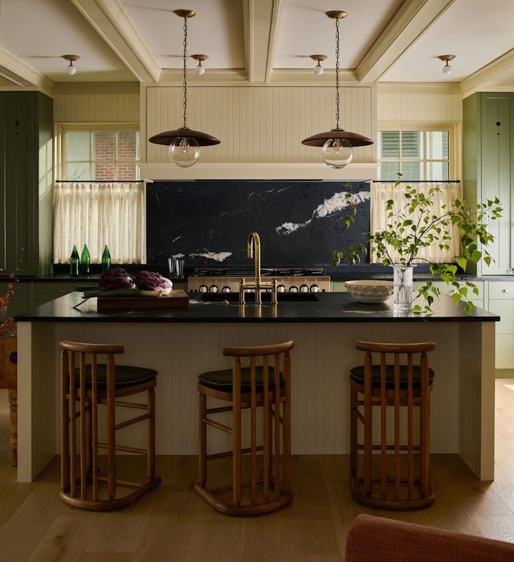 Abrams-Valenti-Luxury-Interior-Design-Lake Geneva-Kitchen
