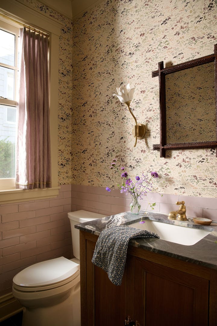 Abrams-Valenti-Luxury-Interior-Design-Lake Geneva-Powder Room