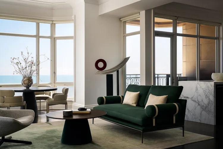 Abrams-Valenti-Luxury-Interior-Design-North Lakeview-Family Room South East