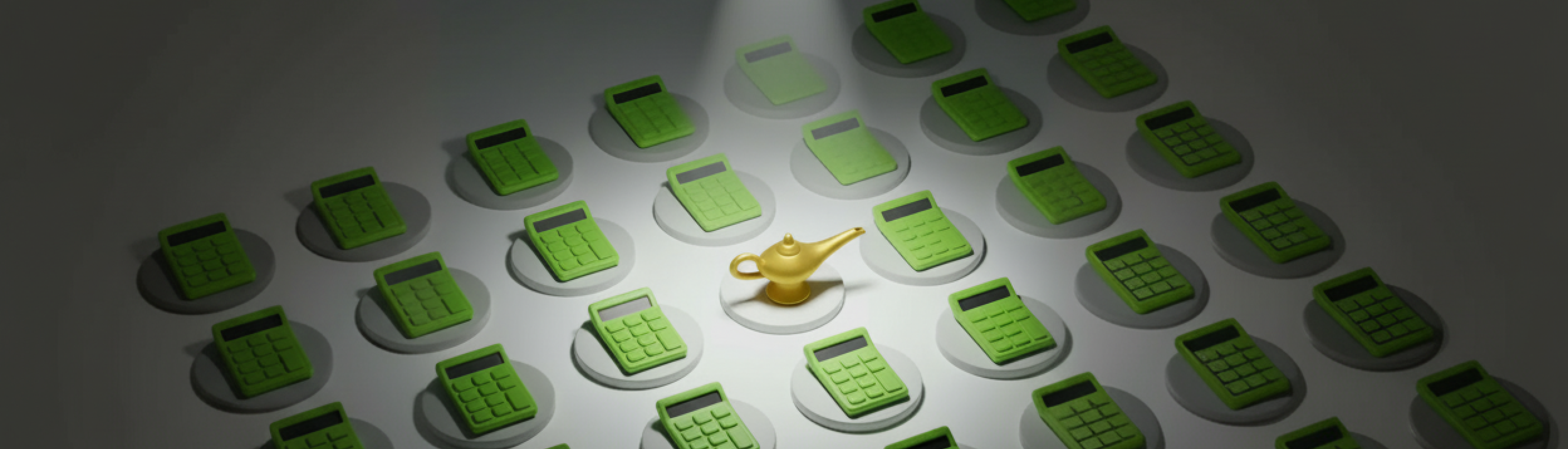 Wunderlampe zwischen Taschenrechnern