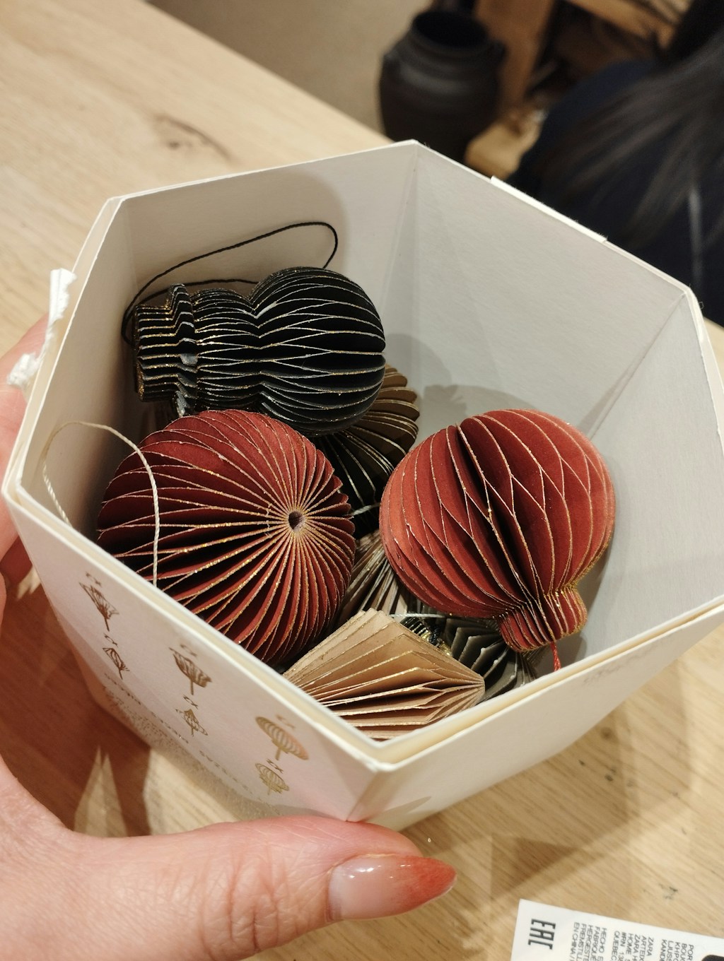 Yangi yilga uyni bezatish: g‘oyalar, qo‘lda yasalgan va zamonaviy bezaklar