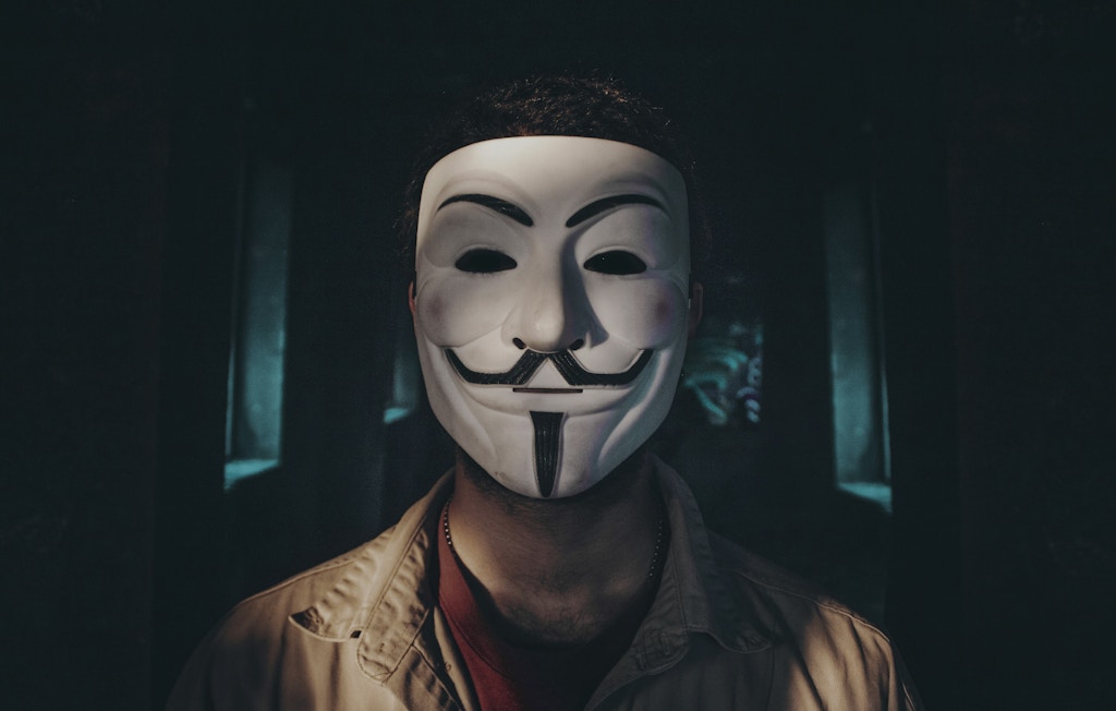 Ogoh bo‘ling: firibgarlarni aniqlash usullari