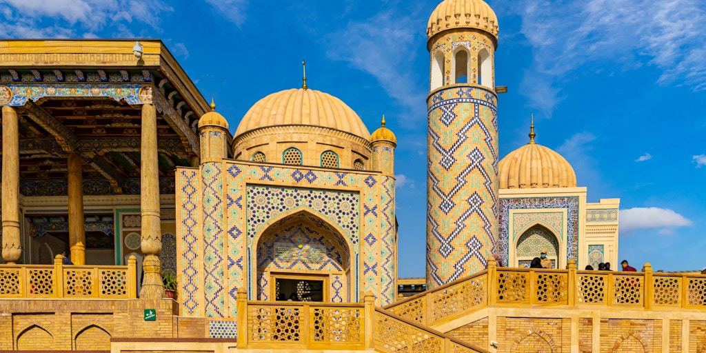 Samarqand yo’llarida: avtosayohat