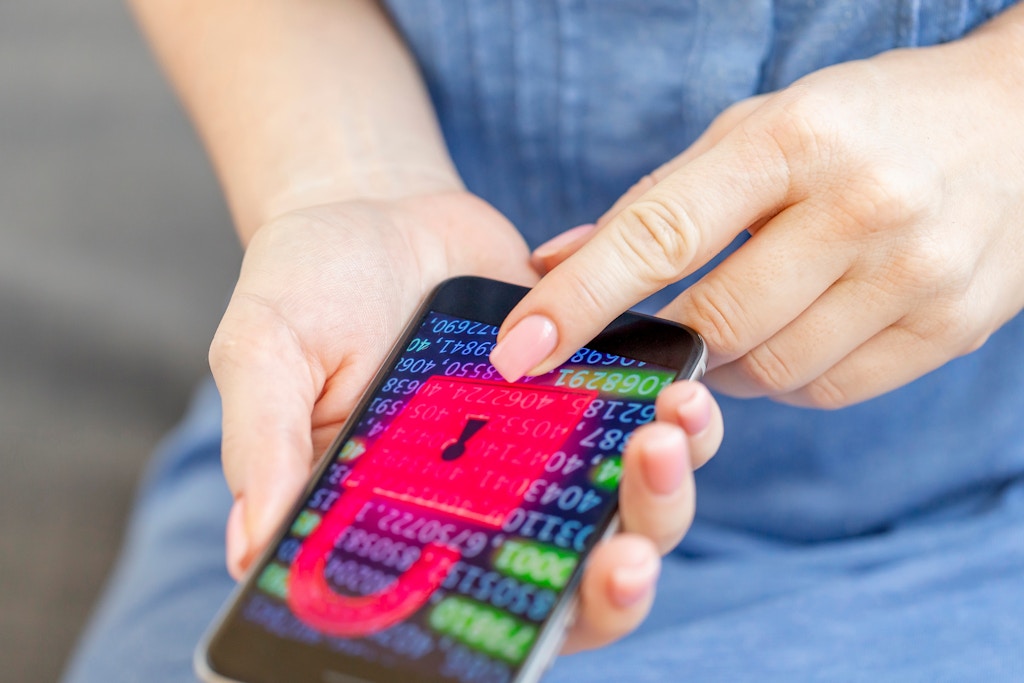 Квадратные мошенники: кто они и как от них защититься