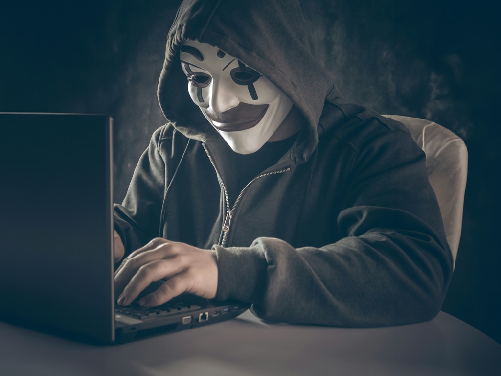 Квадратные мошенники: кто они и как от них защититься