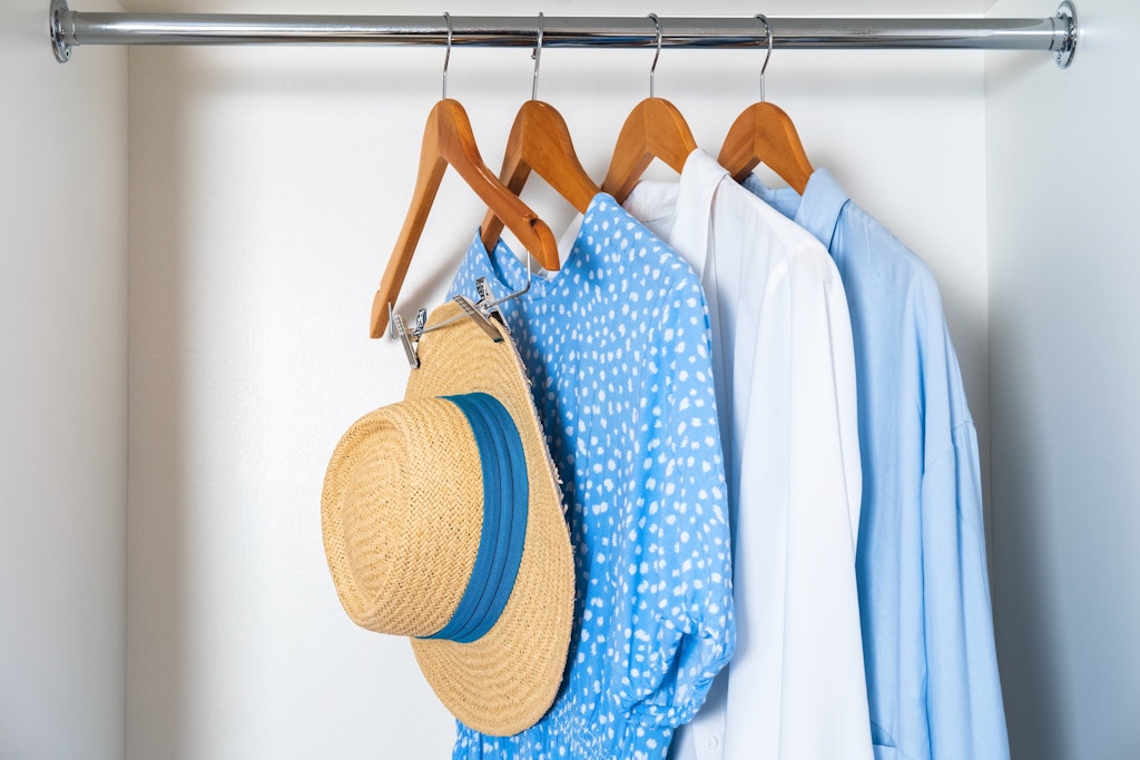 Kapsula garderobi nima va uni qanday yaratish mumkin