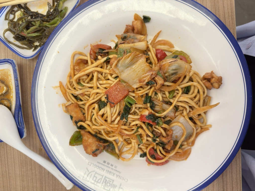 Kuzning salqin kunlari uchun «yondiradigan» top-5 ta lag‘monxonalar