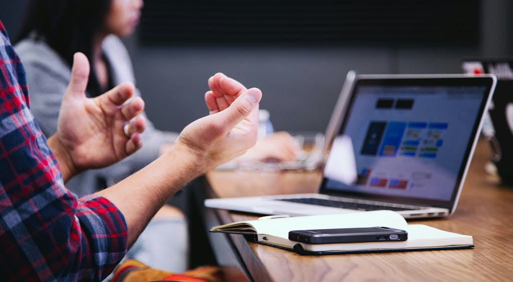 Люди за 30 работают