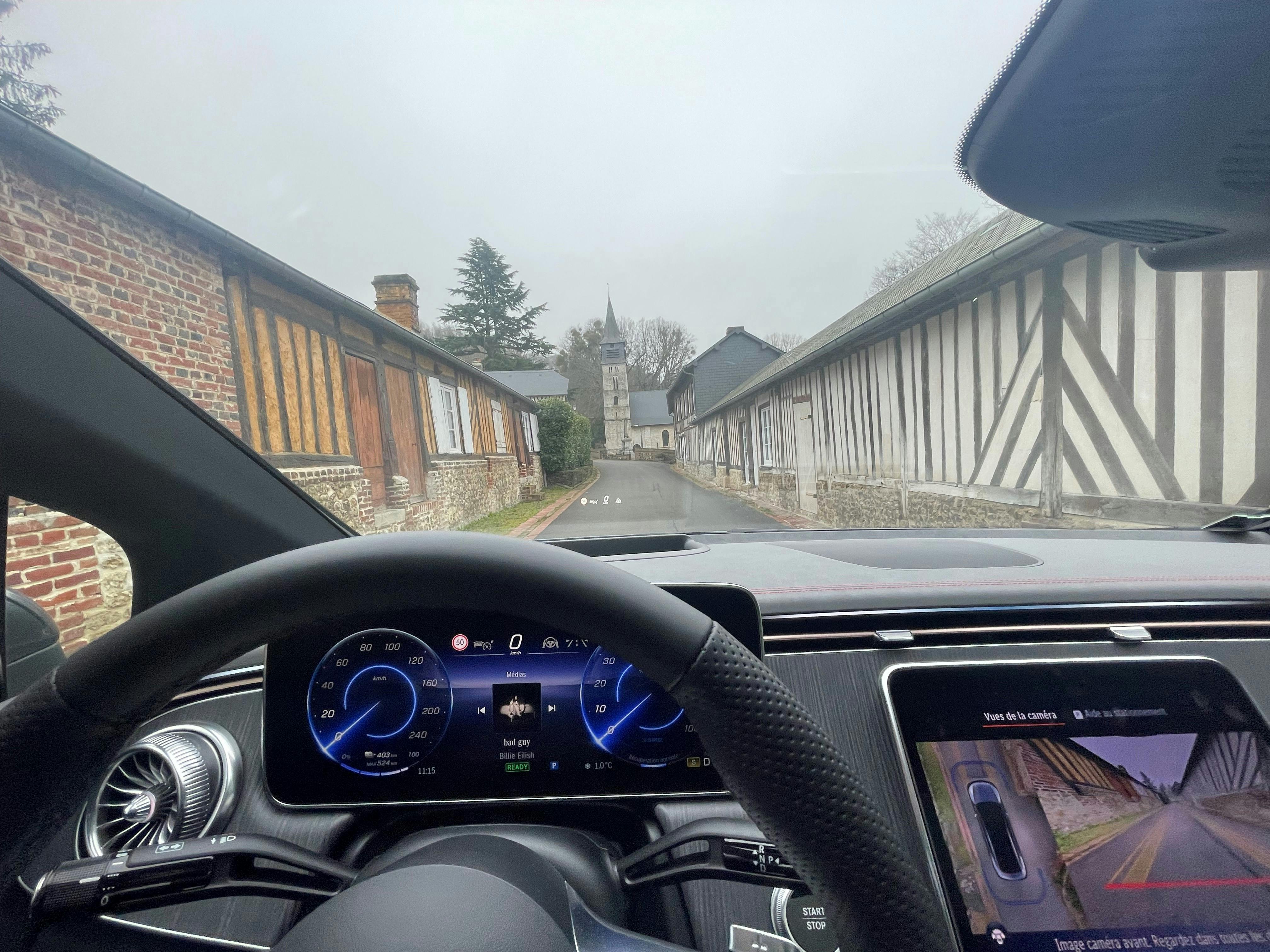 Tableau de bord Mercedes EQE