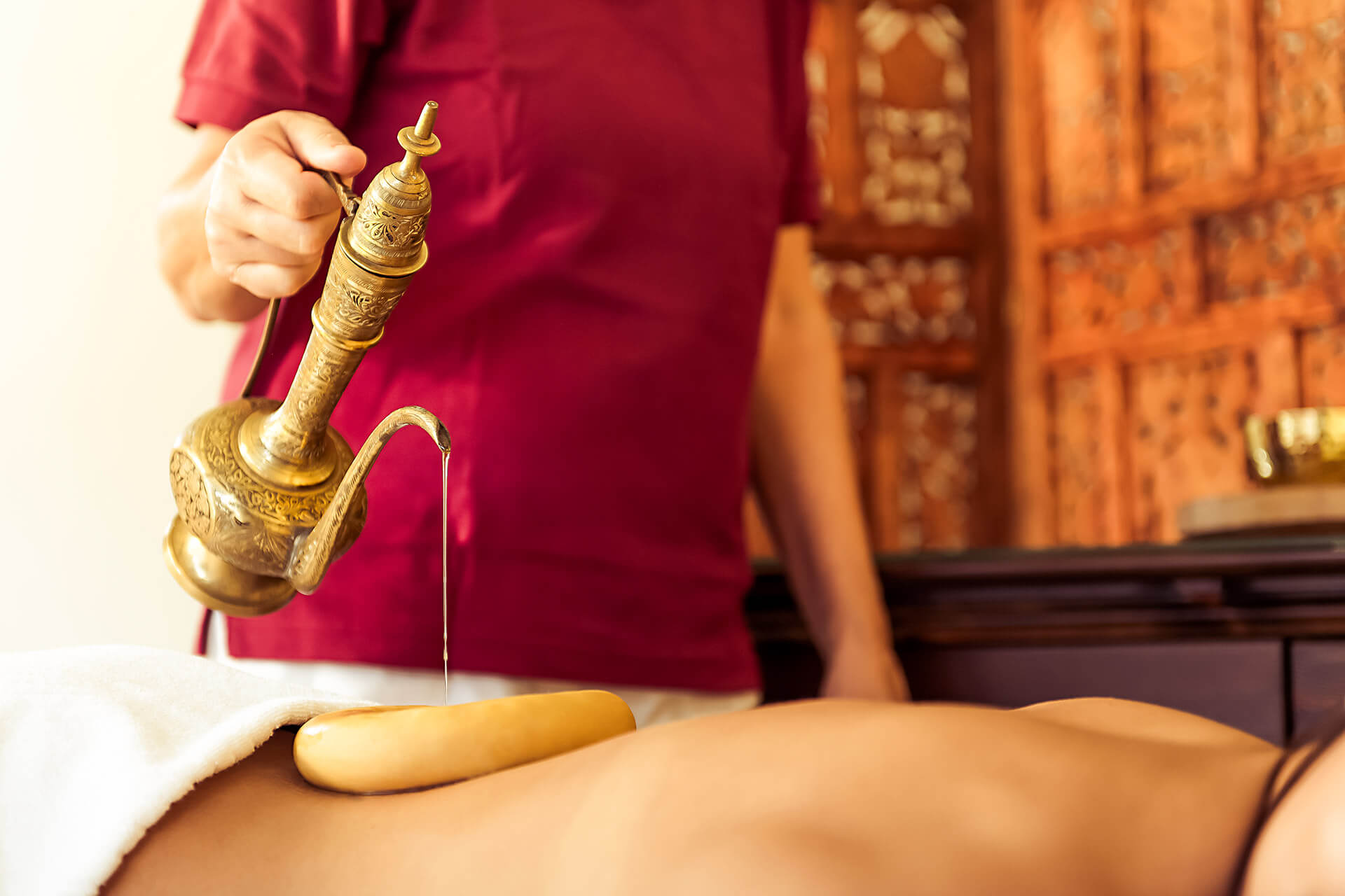 Ayurvedische Öl-Massage in der Ayurveda-Klinik Kassel