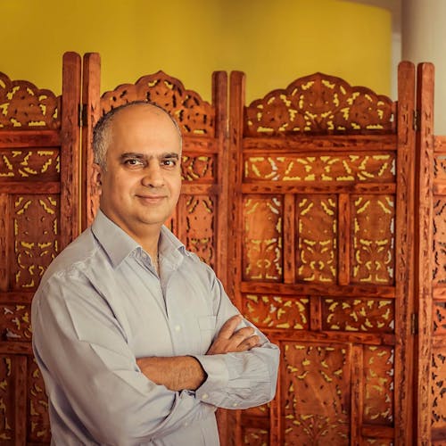 Dr. med Ananda Chopra Dr. med Ananda Chopra