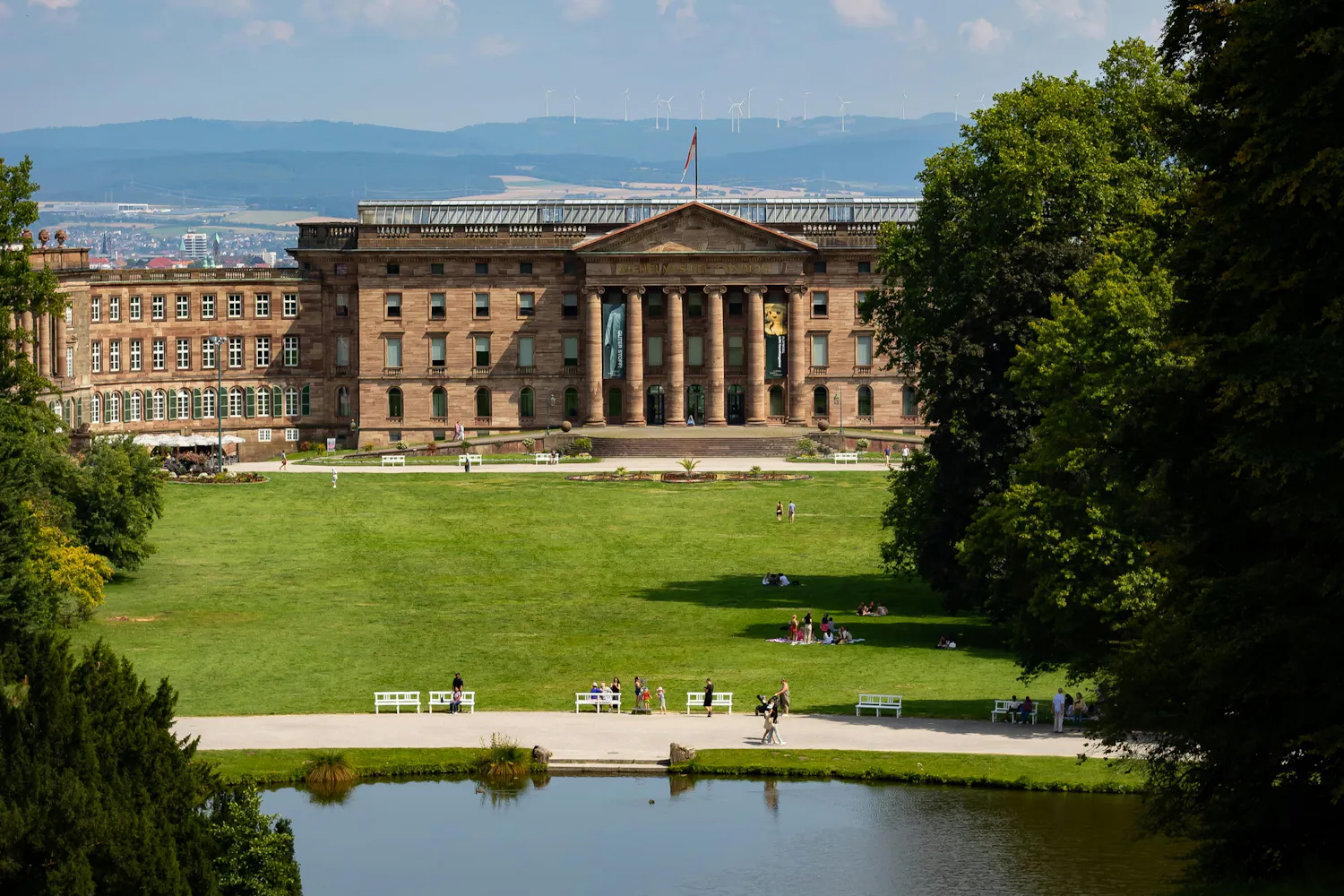 Schloss Wilhelmshöhe im UNESCO Bergpark in Kassel Schloss Wilhelmshöhe im UNESCO Bergpark in Kassel