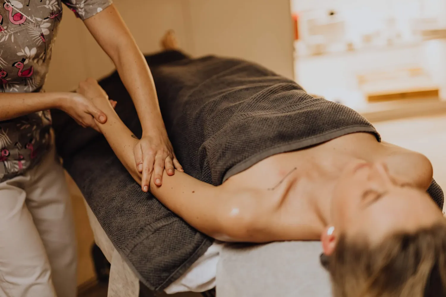 Schmerztherapie in einer Ayurveda-Kur Schmerztherapie in einer Ayurveda-Kur