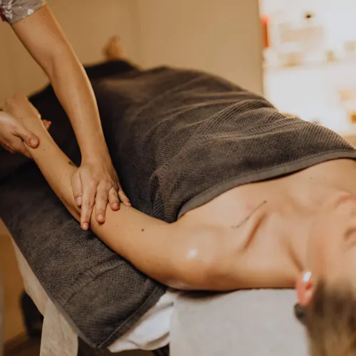 Schmerztherapie in einer Ayurveda-Kur