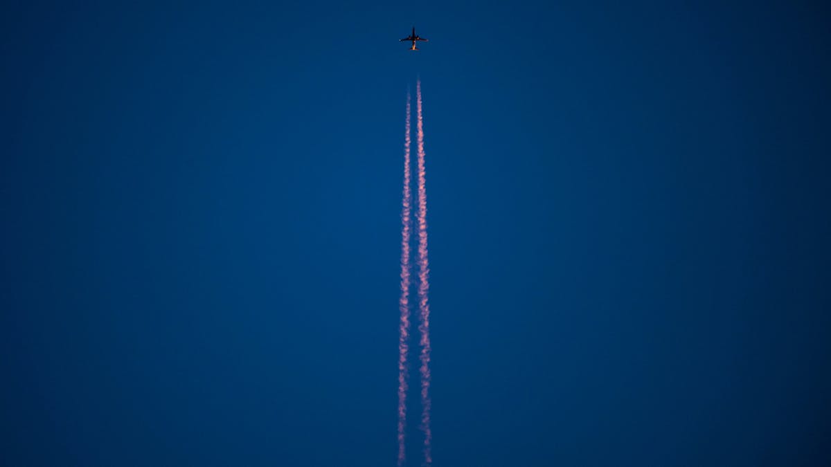 jet fumes in the sky