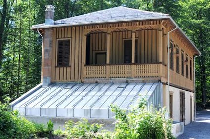 Lernen Sie den Pferdestall aus Luchsingen GL im Freilichtmuseum Ballenberg kennen.