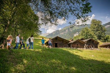 Alpgebäude aus Richinen/Bellwald, Wallis, in der Geländekammer Alpwirtschaft des Freilichtmuseums Ballenberg.