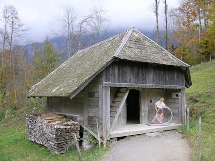 Der Käsespeicher aus Wasen BE (352) im Freilichtmuseum Ballenberg.