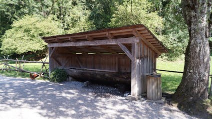 Das Brunnenhaus aus Appenzell-Innerrhoden steht beim Bauernhaus aus Brülisau im Freilichtmuseum Ballenberg.