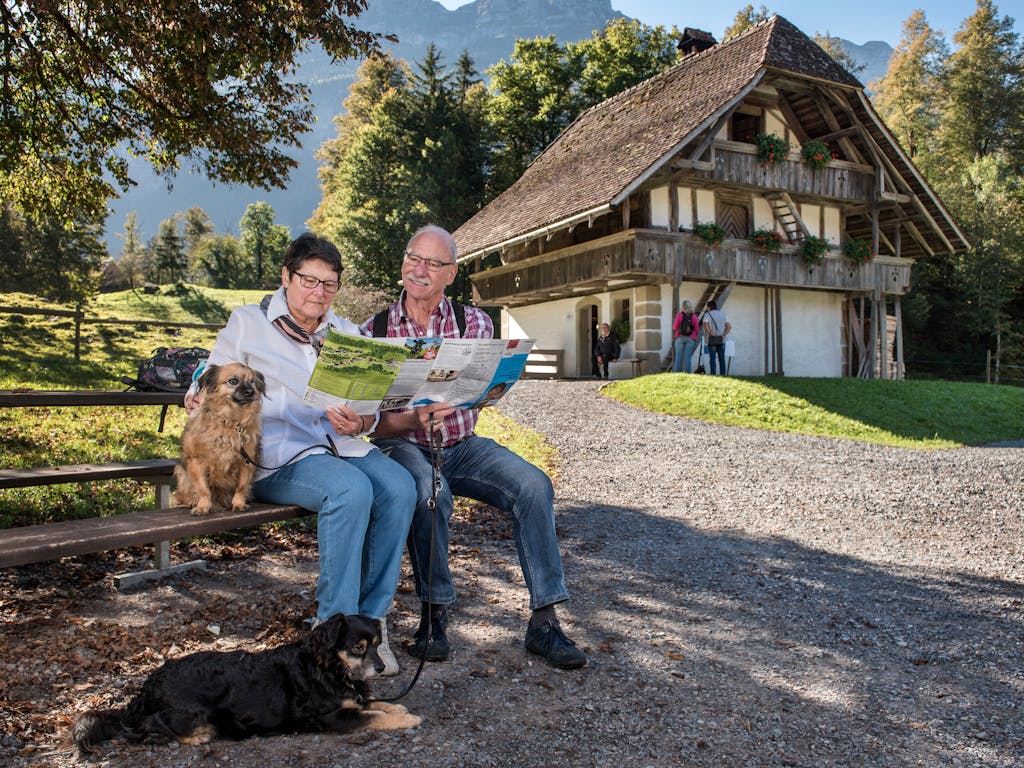 Geniessen Sie einen Ausflug ins Freilichtmuseum Ballenberg und entdecken Sie die Schweiz mit allen Sinnen.
