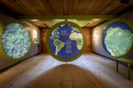 Blick über den Tellerrand: Von Obwalden in die ganze Welt – Waldbewirtschaftung international.