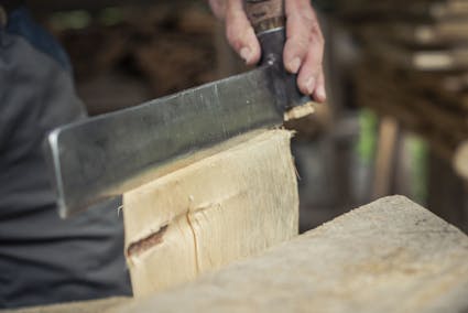 Besuchen Sie den Kurs Schindeln - Grundkurs im Kurszentrum Ballenberg.