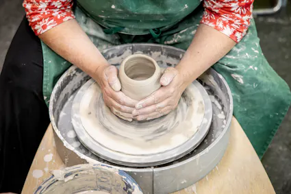 Besuchen Sie den Ballenberg-Kurs Töpfern.