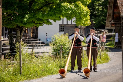 Alphörner beim Nationalfeiertag