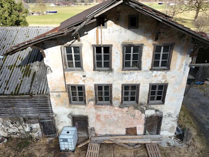 Mit dem Schulhaus aus Unterheid aus dem Jahr 1830 erweitert das Freilichtmuseum Ballenberg seine Sammlung historischer Häuser.