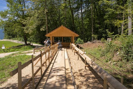 Die im Freilichtmuseum Ballenberg rekonstruierte Neuenburger Kegelbahn hat ihre Wurzeln in den Gebirgszügen des Jura.