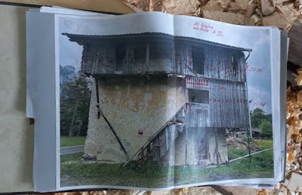 Mit der Translozierung vom Schulhaus aus Unterheid aus dem Jahr 1830 erweitert das Freilichtmuseum Ballenberg seine Sammlung.