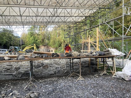 Mit der Translozierung vom Schulhaus aus Unterheid aus dem Jahr 1830 erweitert das Freilichtmuseum Ballenberg seine Sammlung.